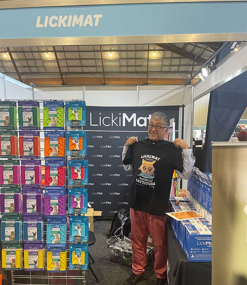 Ramin rocking a LickiMat Cat Lover T-Shirt
