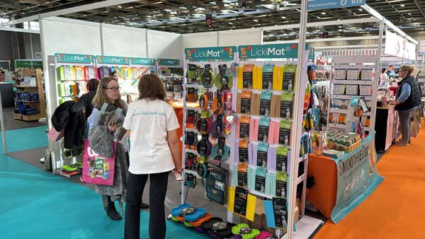 Talking with customers at Expozoo 2025 in Paris